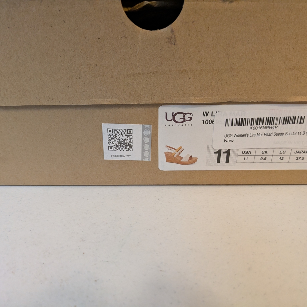 UGG Women's Lira Mar Pearl Tan  Suede Sandals. New In Box. Size 11.